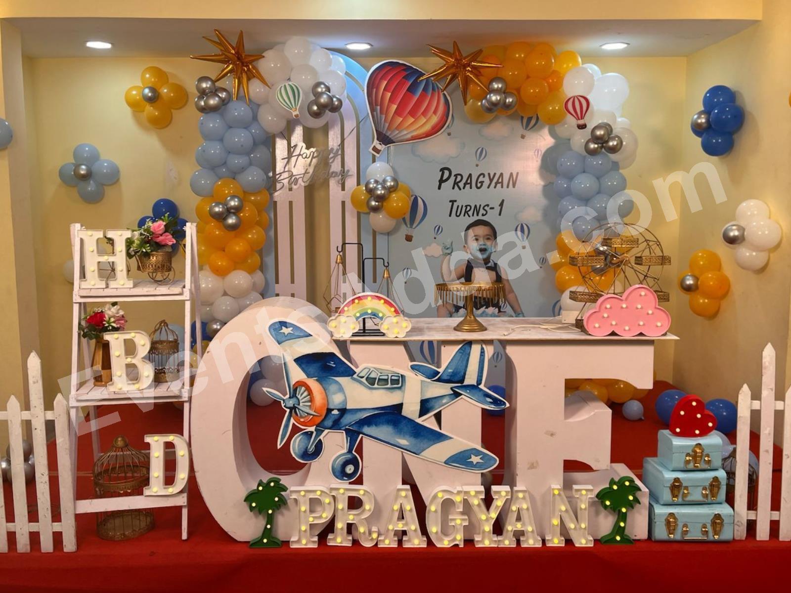 airplane-theme-first-birthday-decoration-2.jpg