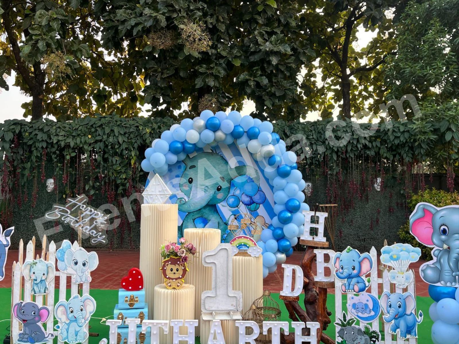 blue-elephant-first-birthday-decoration-2.jpg
