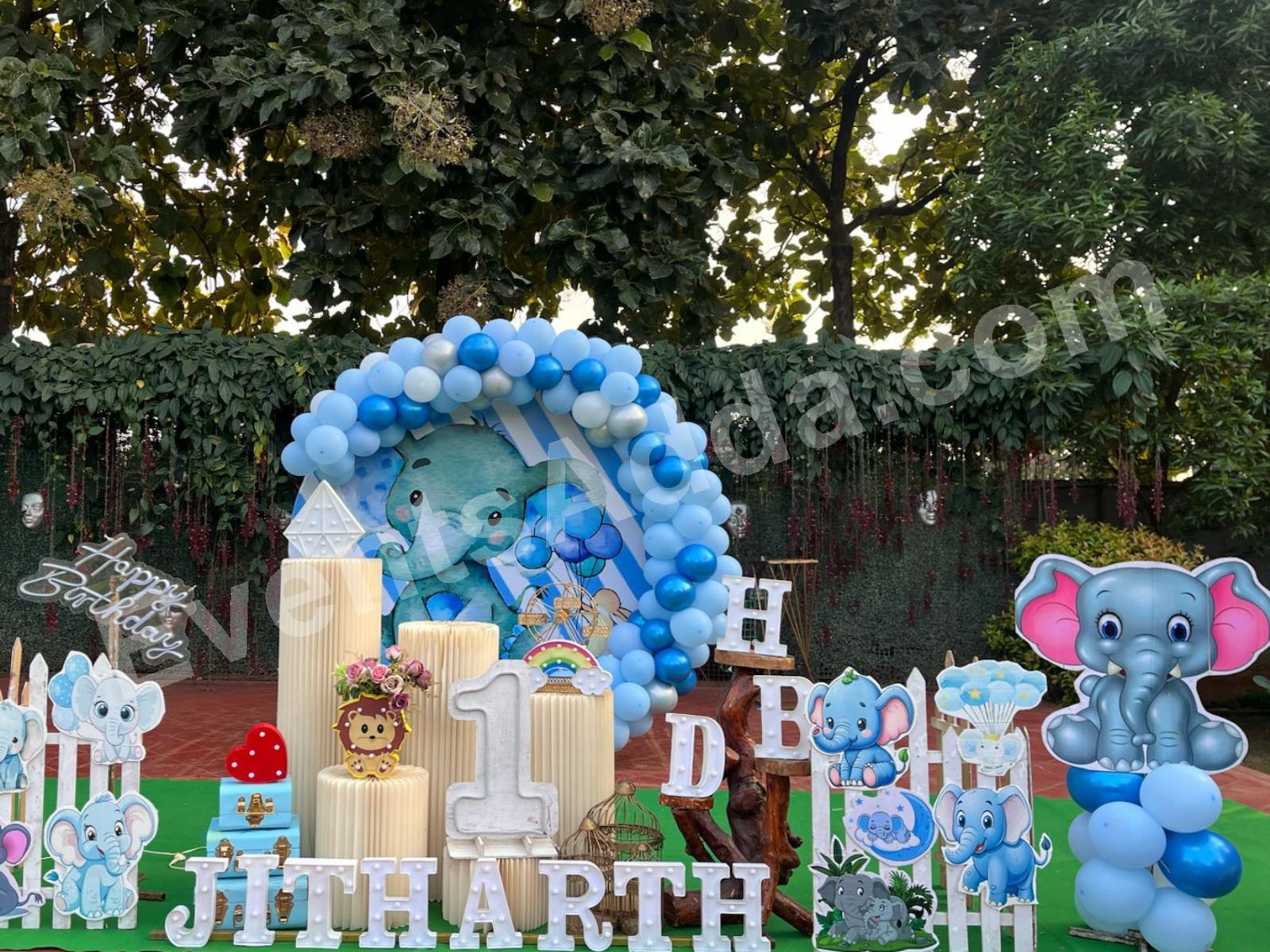 blue-elephant-first-birthday-decoration-4.jpg