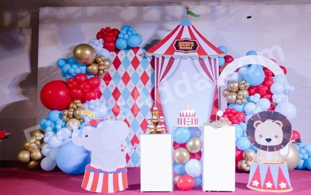 classic-circus-carnival-balloon-birthday-decoration-3.jpg