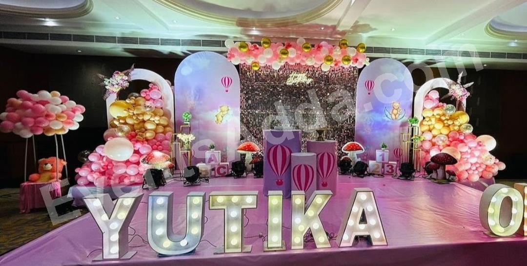 dreamy-hot-air-balloon-first-birthday-decoration-3.jpg