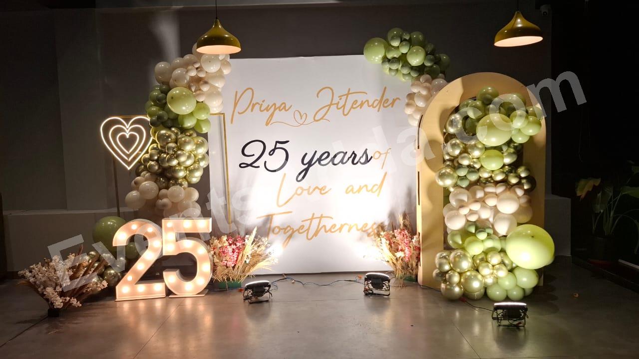 elegant-25th-wedding-anniversary-balloon-decoration Decoration in =Dubai
