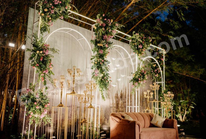 elegant-floral-arch-lounge-decoration in Kolkata