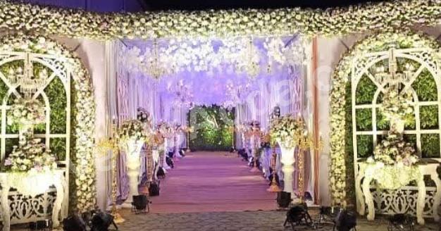 elegant-floral-tunnel-entrance-decoration-2.jpg