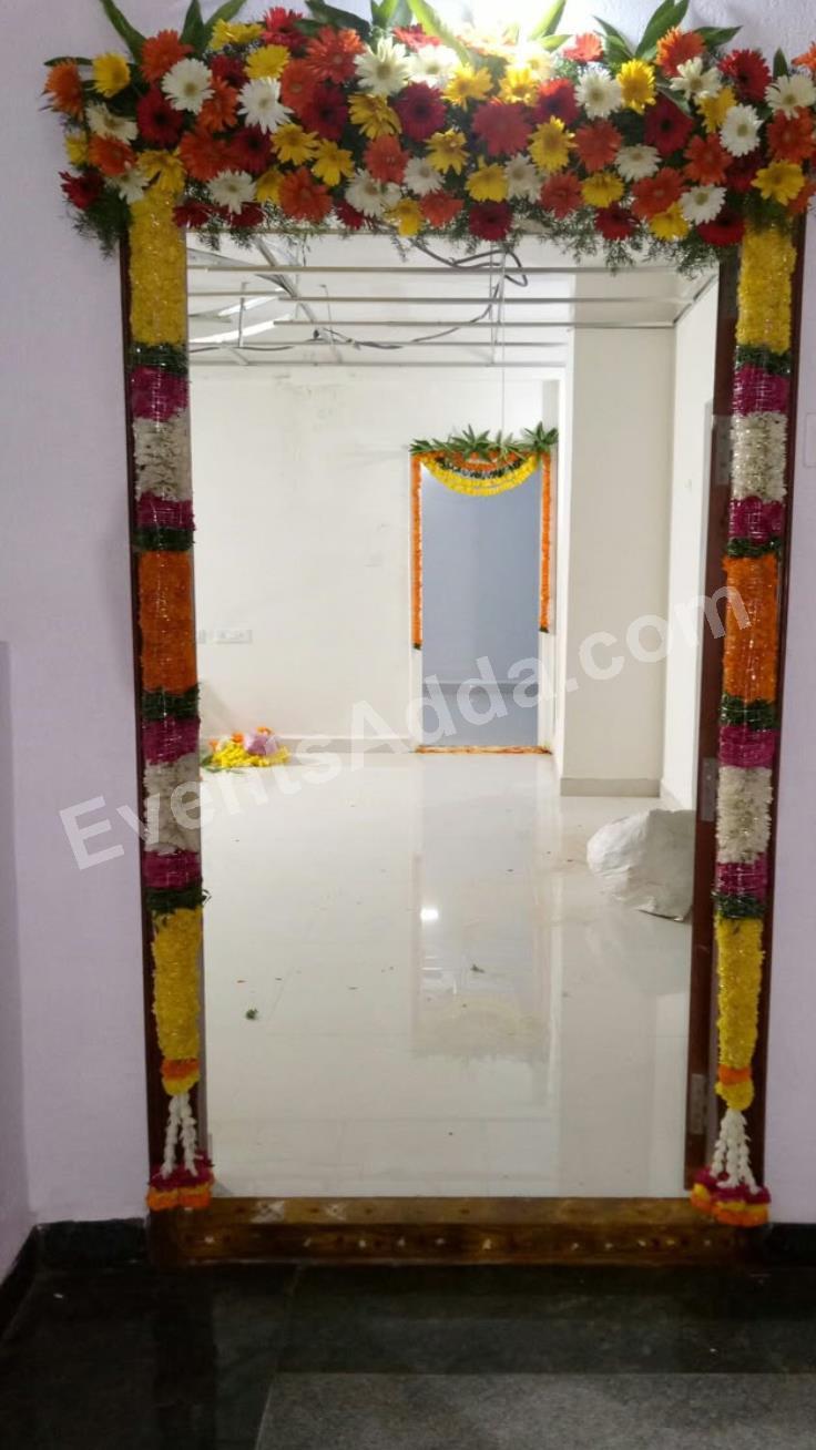 elegant-fresh-flower-door-frame-decoration-3.jpg