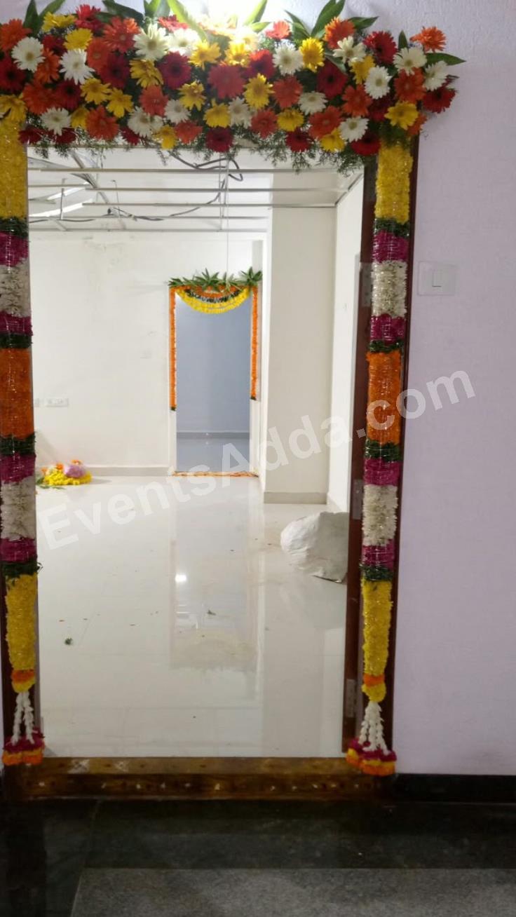 elegant-fresh-flower-door-frame-decoration-4.jpg