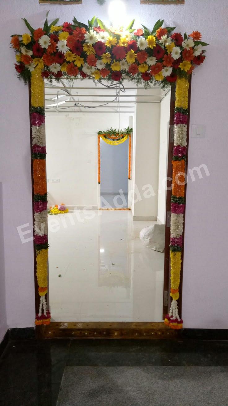Elegant Fresh Flower Door Frame Decoration Decoration in Jaipur