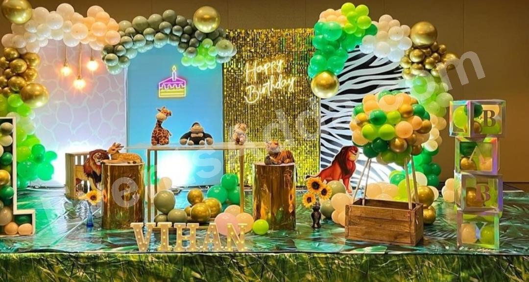 elegant-jungle-safari-theme-birthday-decoration-4.jpg