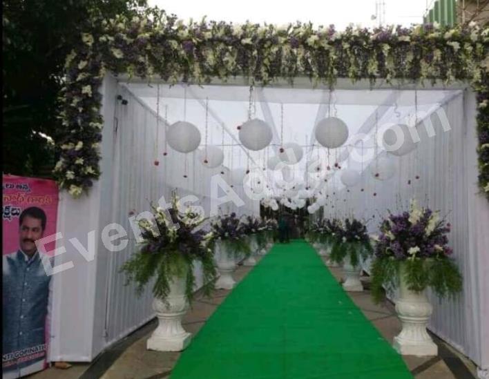elegant-white-floral-tunnel-entrance-decoration-3.jpg