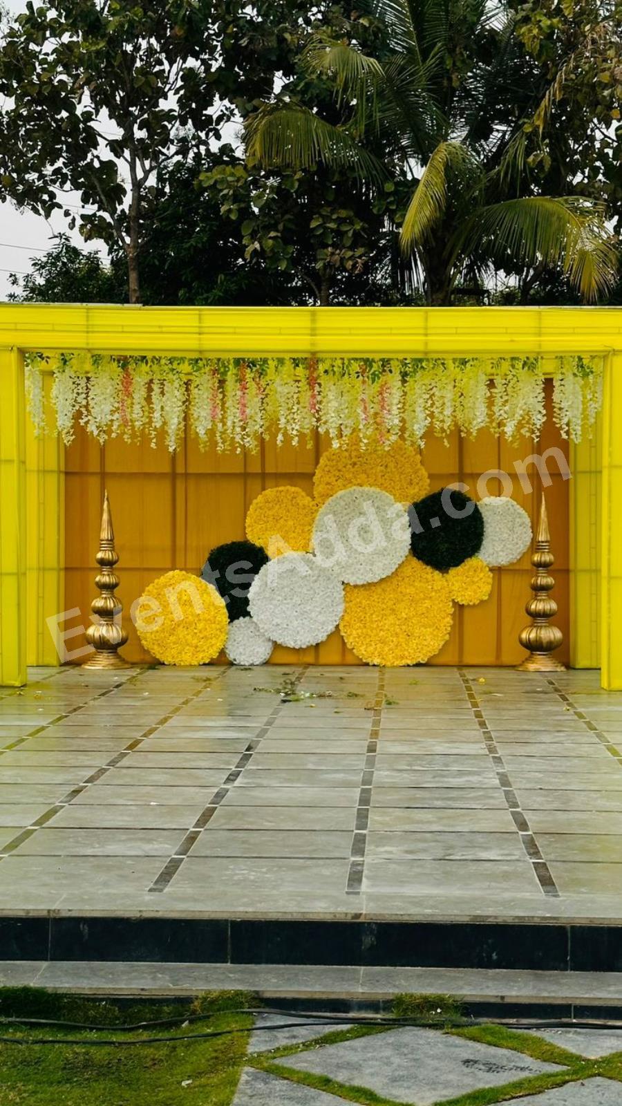 elegant-yellow--white-floral-backdrop-decoration-2.jpg