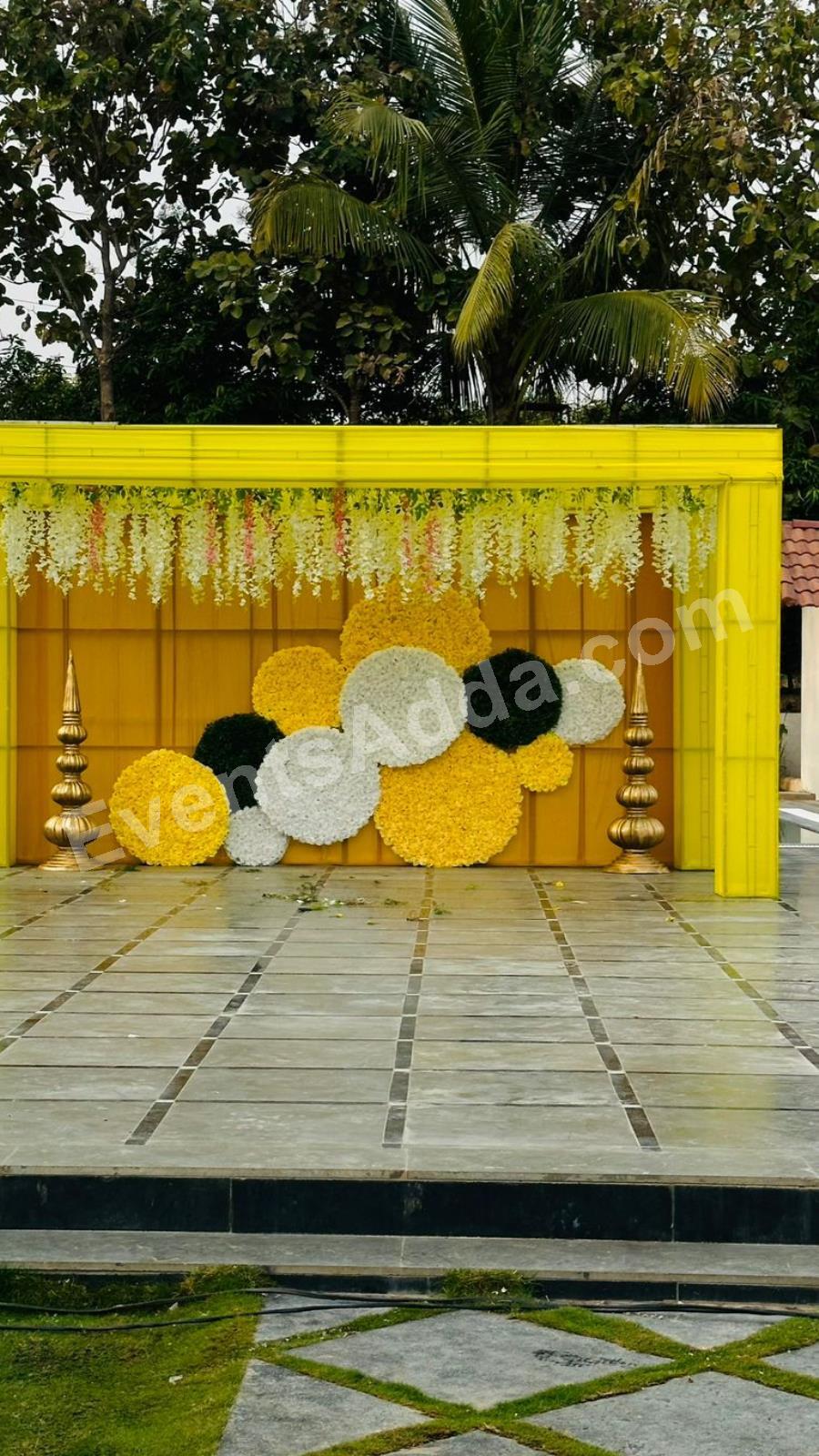 elegant-yellow--white-floral-backdrop-decoration-4.jpg