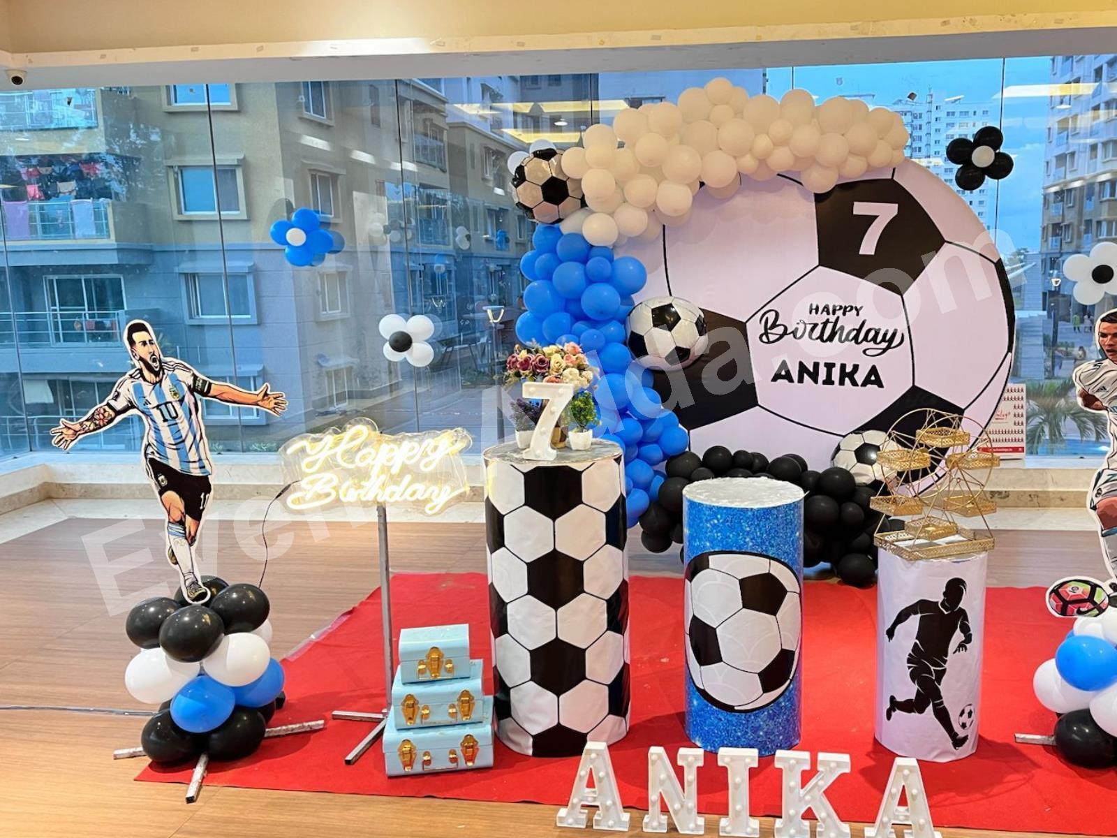 football-themed-7th-birthday-decoration-3.jpg