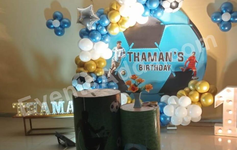 football-themed-birthday-decoration-3.jpg