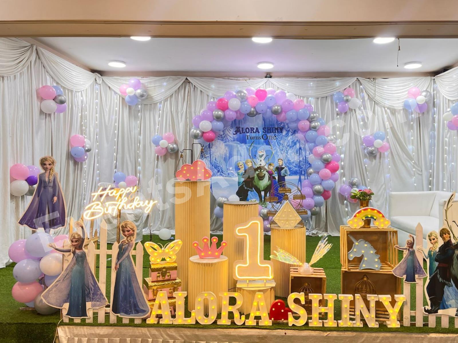 frozen-theme-first-birthday-decoration-3.jpg
