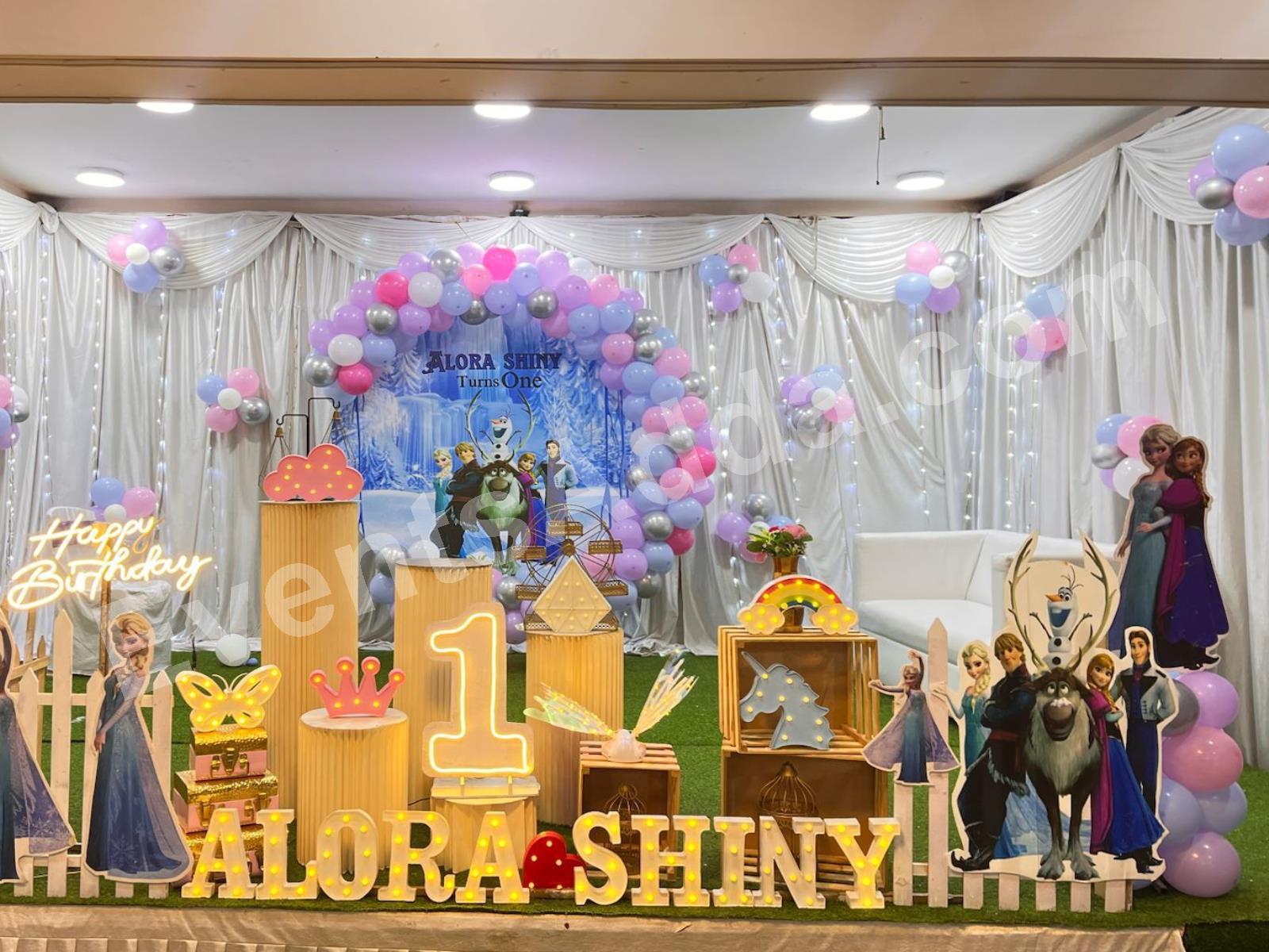 frozen-theme-first-birthday-decoration-4.jpg