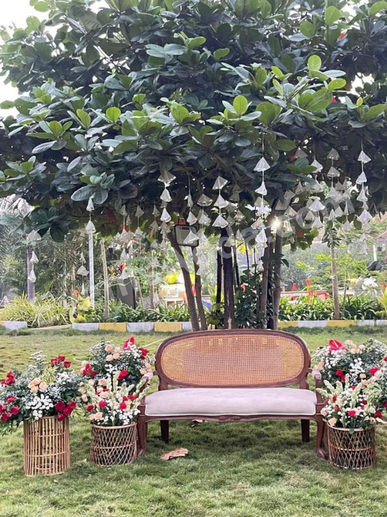 garden-floral-bench-seating-decoration-3.jpg