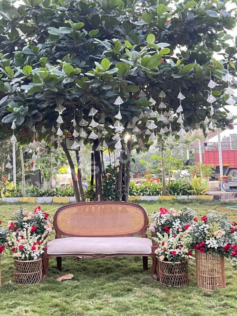 garden-floral-bench-seating-decoration-4.jpg