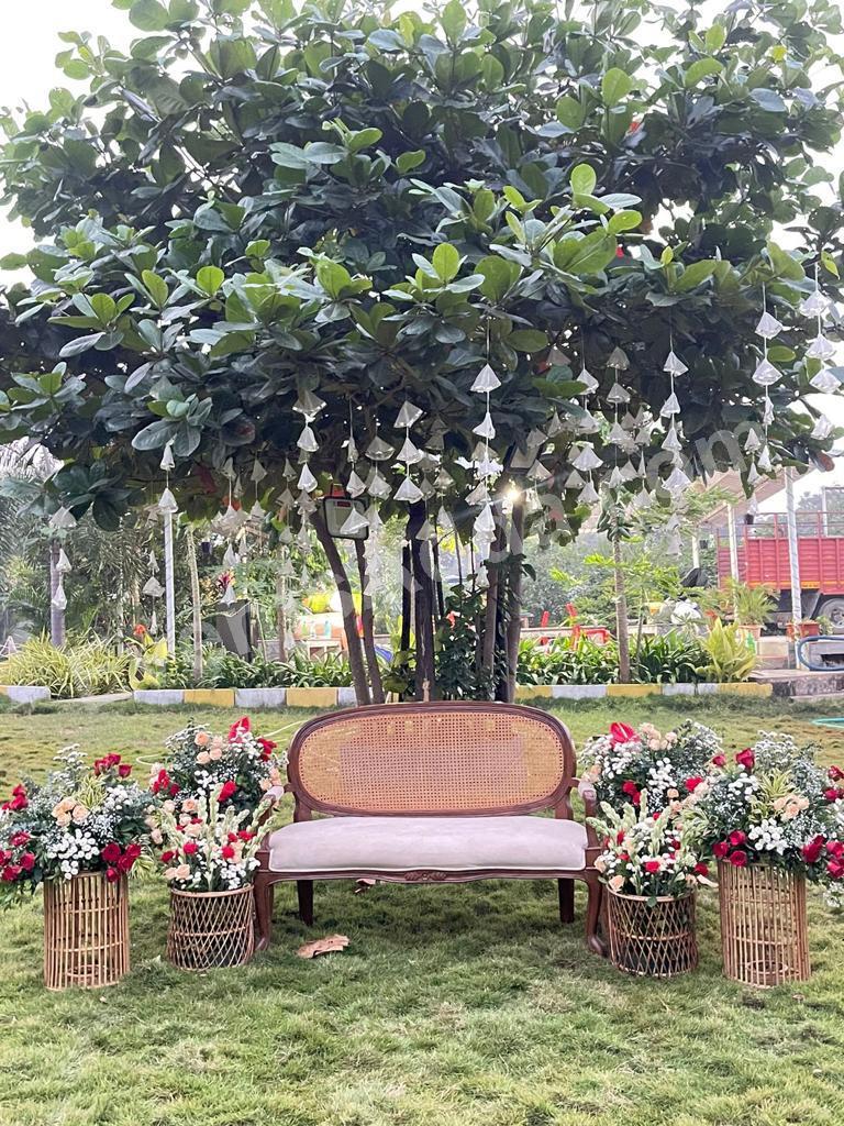 Garden Floral Bench Seating Decoration Decoration in Bangalore