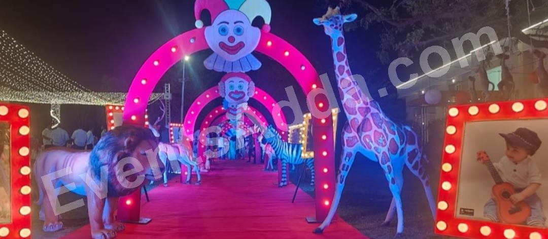grand-carnival-entrance-walkway-decoration-2.jpg