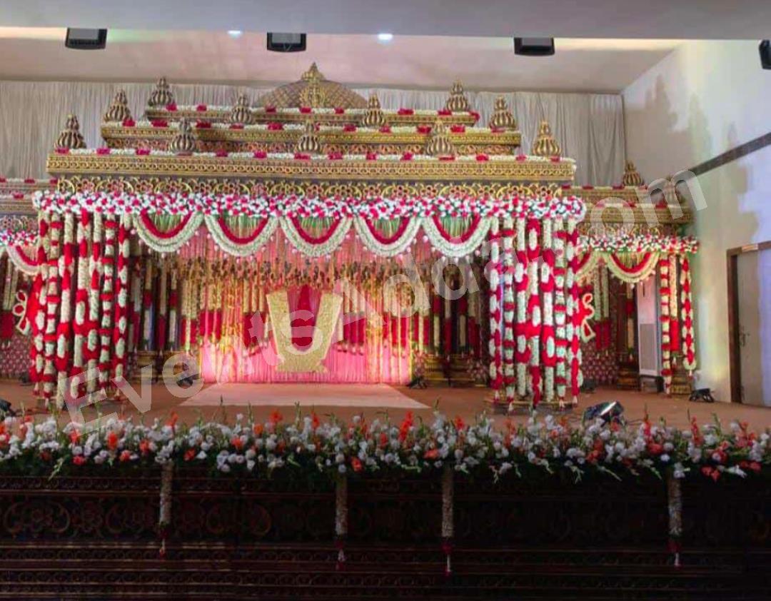 grand-traditional-carved-mandap-entrance-decoration-4.jpg