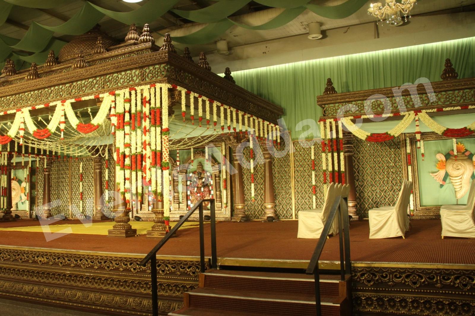 grand-traditional-gold-wedding-mandap-decoration-4.jpg
