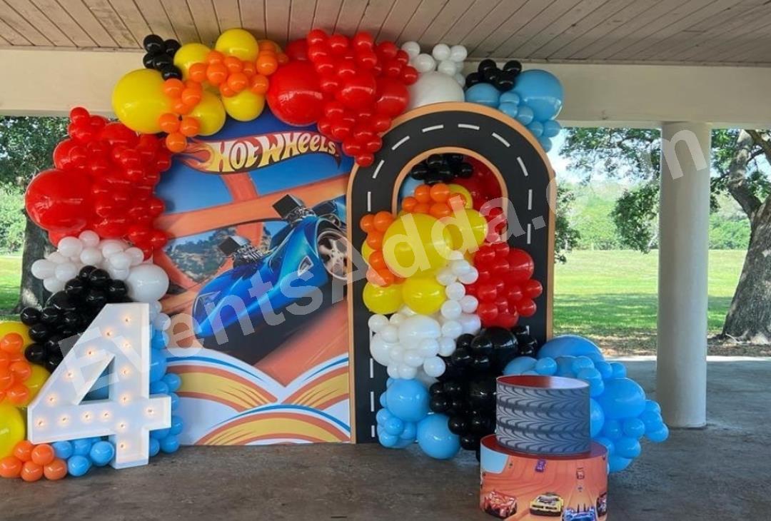 hot-wheels-race-track-4th-birthday-decoration-4.jpg