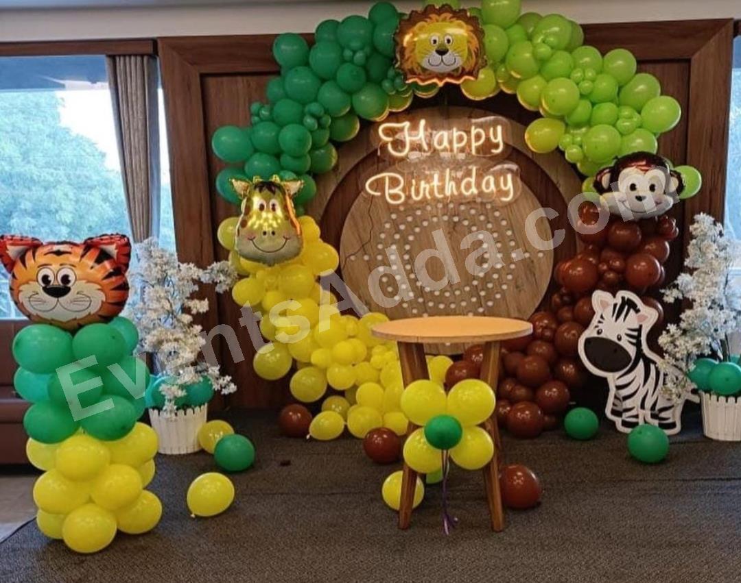 jungle-safari-animal-birthday-decoration-3.jpg
