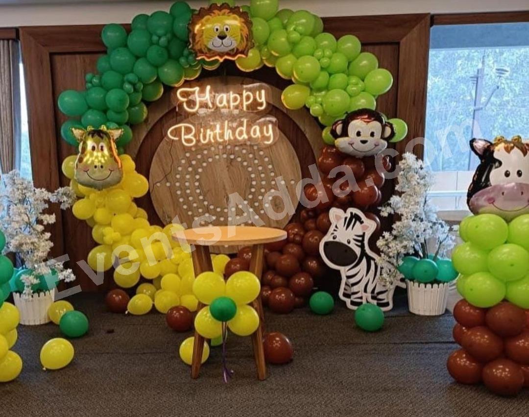 jungle-safari-animal-birthday-decoration-4.jpg