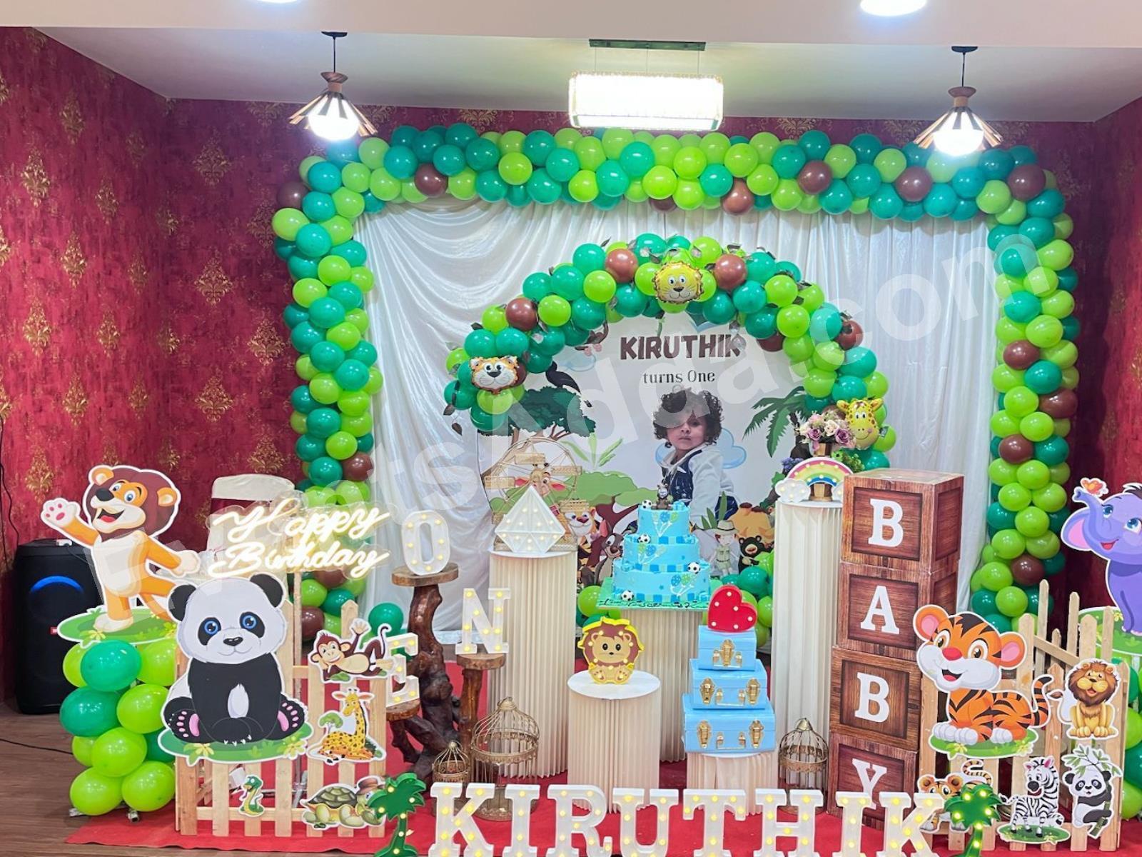 jungle-safari-first-birthday-decoration-3.jpg