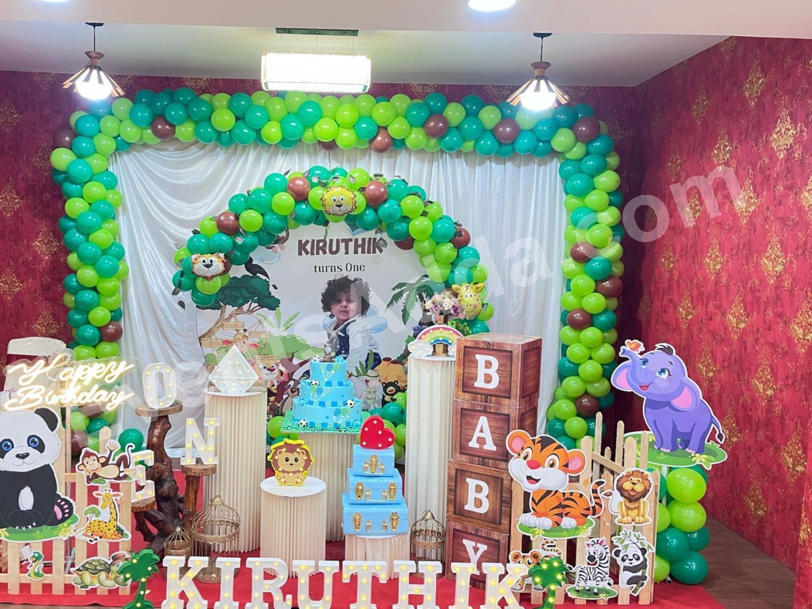 jungle-safari-first-birthday-decoration-4.jpg