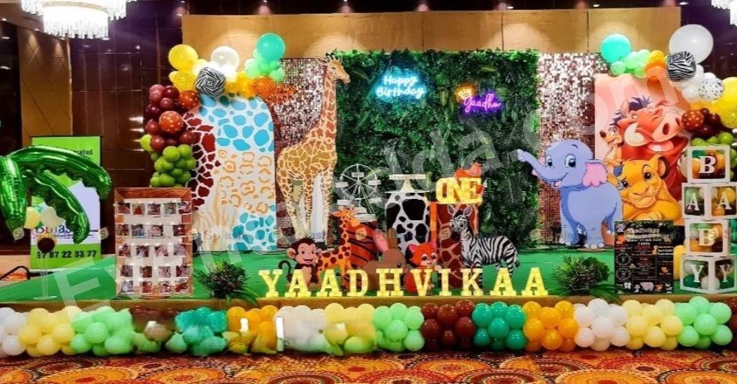 jungle-safari-theme-first-birthday-decoration-3.jpg