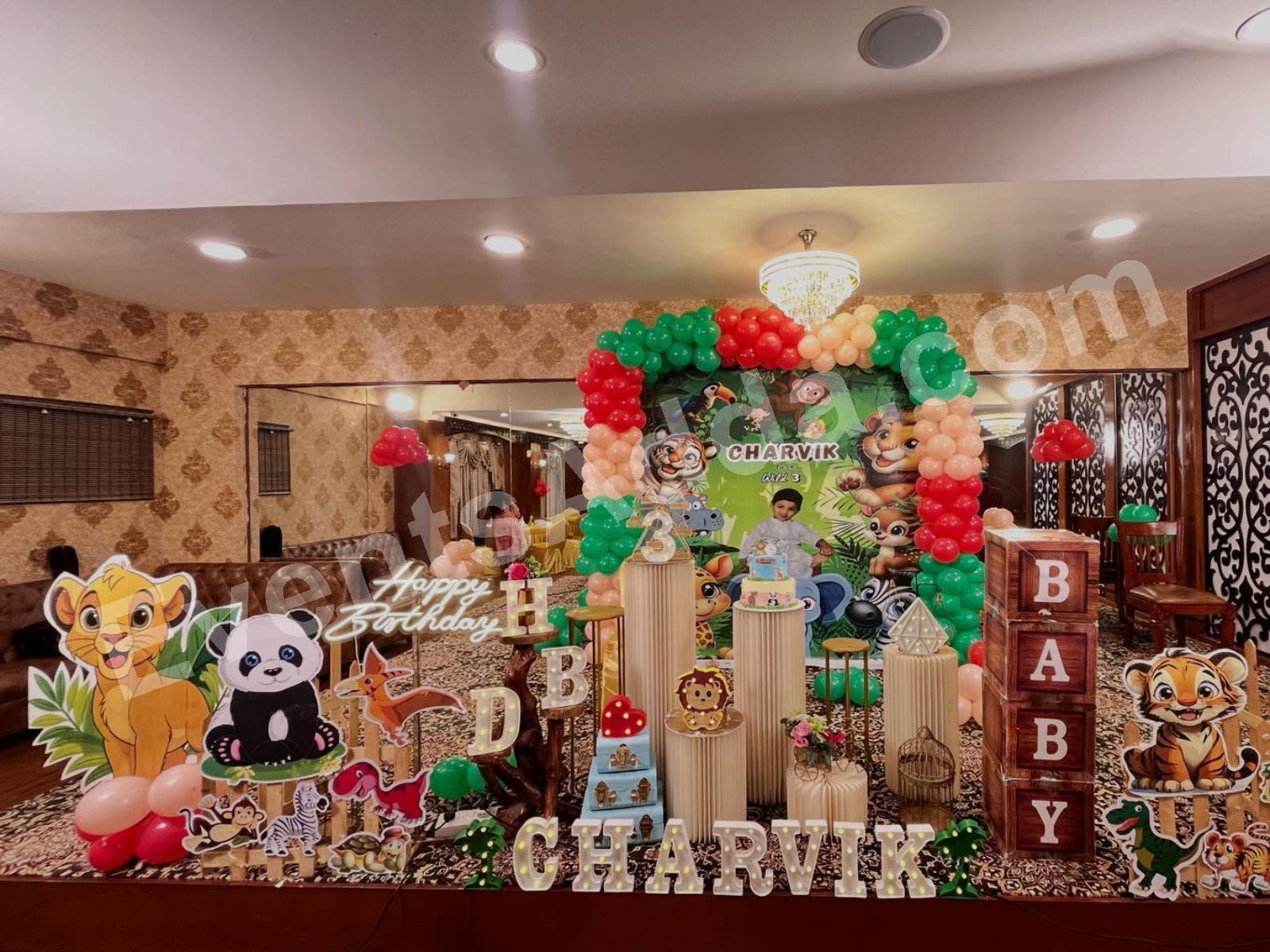 jungle-safari-themed-3rd-birthday-decoration-3.jpg