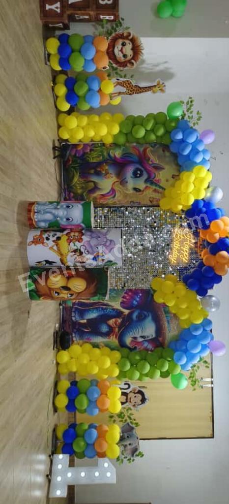 jungle-safari-themed-first-birthday-decoration-3.jpg