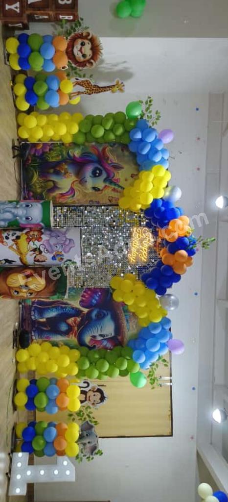 jungle-safari-themed-first-birthday-decoration-4.jpg