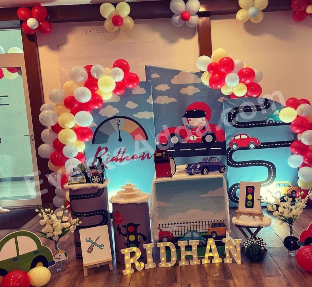 little-racer-car-theme-birthday-decoration-3.jpg