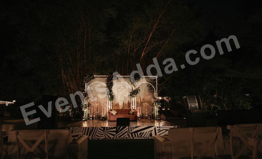 luxury-arch-chandelier-reception-stage-decoration in Kolkata