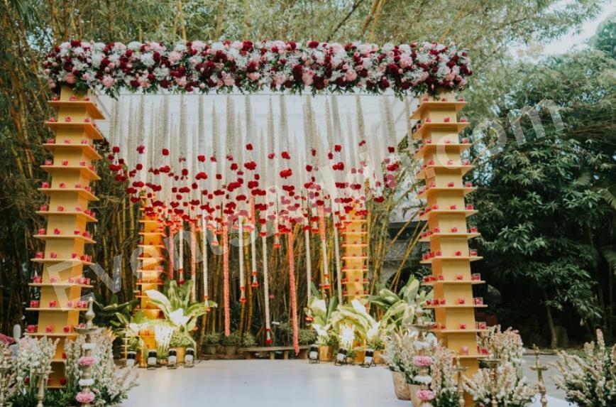 luxury-hanging-floral-wedding-mandap-decoration-4.jpg