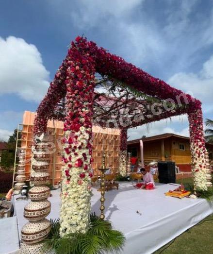 luxury-ombre-floral-wedding-mandap-decoration-3.jpg
