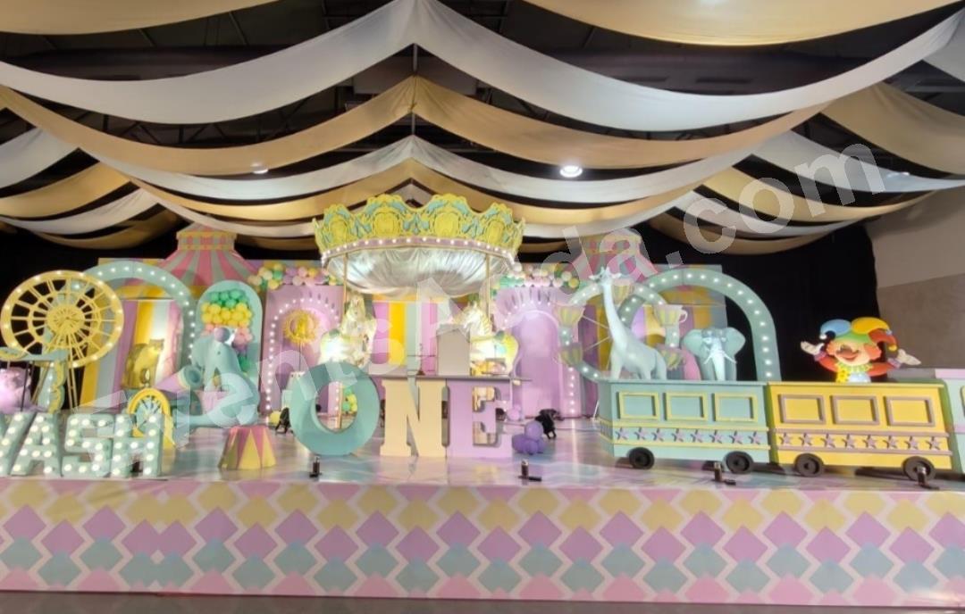 luxury-pastel-carnival-carousel-first-birthday-decoration-4.jpg