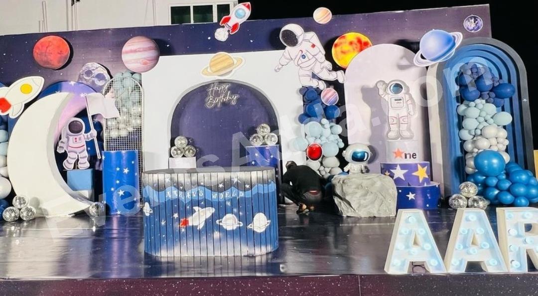 luxury-space-adventure-birthday-balloon-decoration-4.jpg