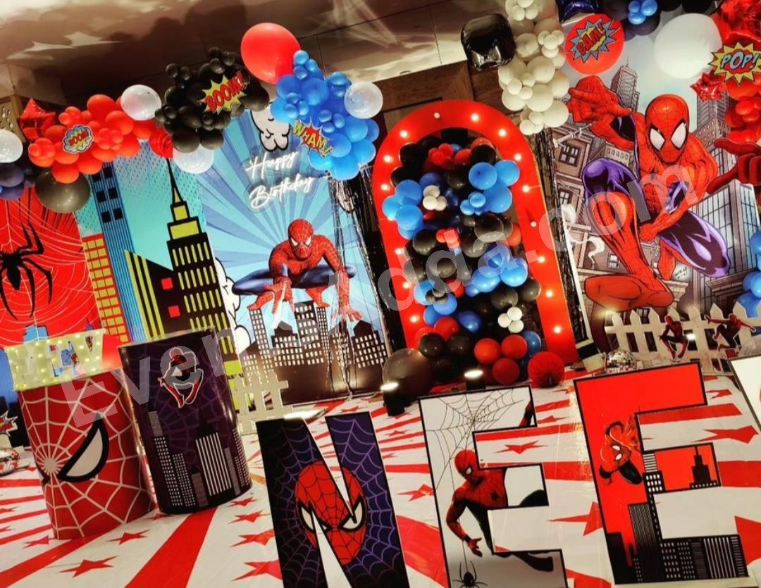 luxury-spider-man-cityscape-birthday-decoration-3.jpg