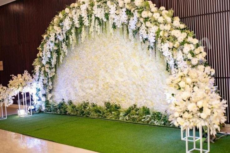 luxury-white-floral-arch-backdrop-decoration-2.jpg