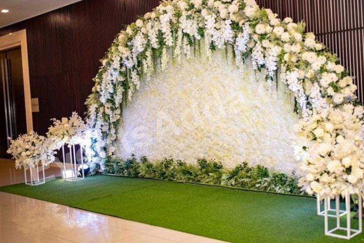 luxury-white-floral-arch-backdrop-decoration-3.jpg