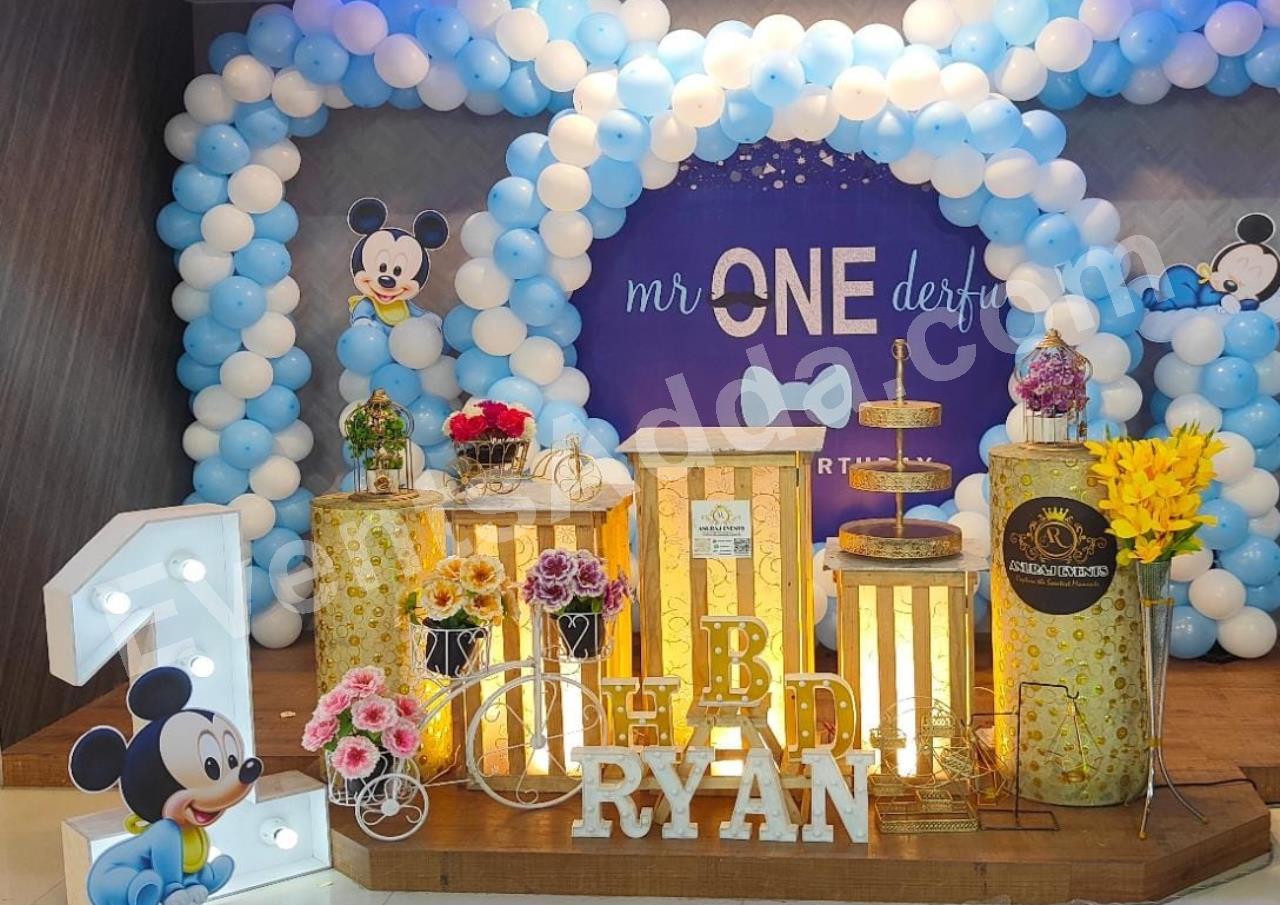 mickey-mouse-1st-birthday-decoration-3.jpg