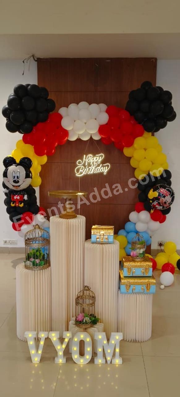 mickey-mouse-themed-birthday-decoration-2.jpg