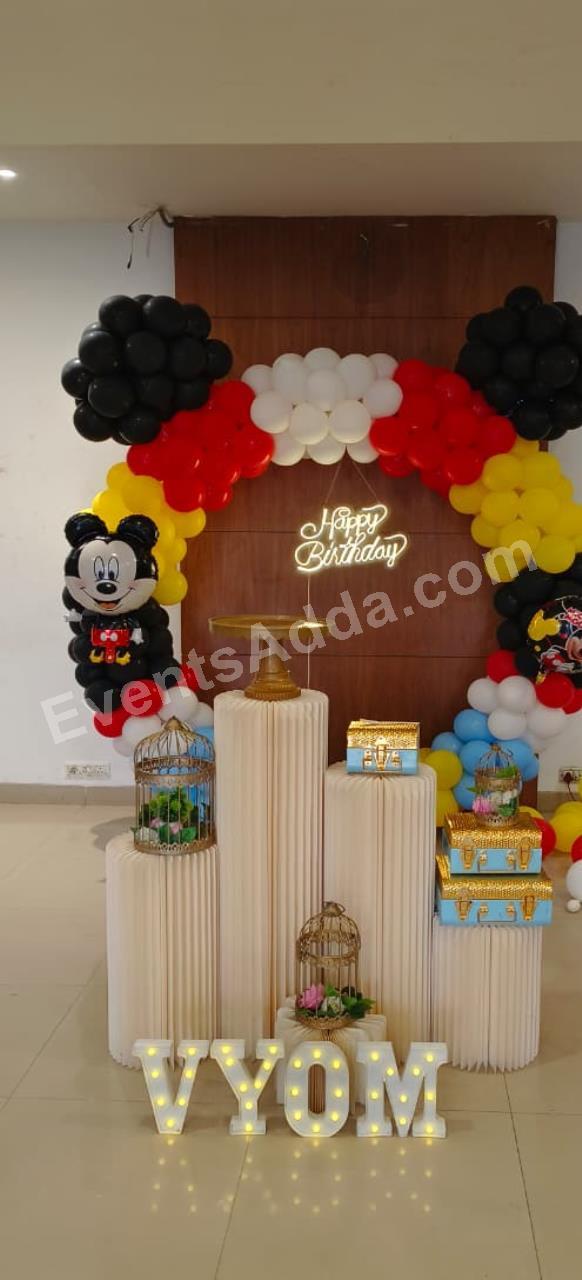 mickey-mouse-themed-birthday-decoration-3.jpg