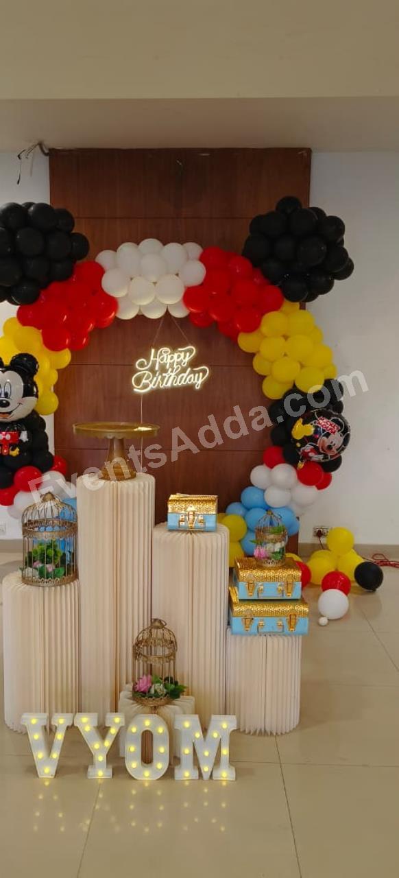 mickey-mouse-themed-birthday-decoration-4.jpg