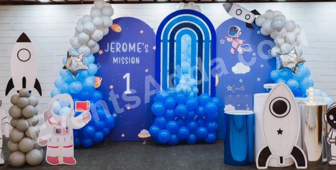 mission-to-space-first-birthday-balloon-decoration-2.jpg