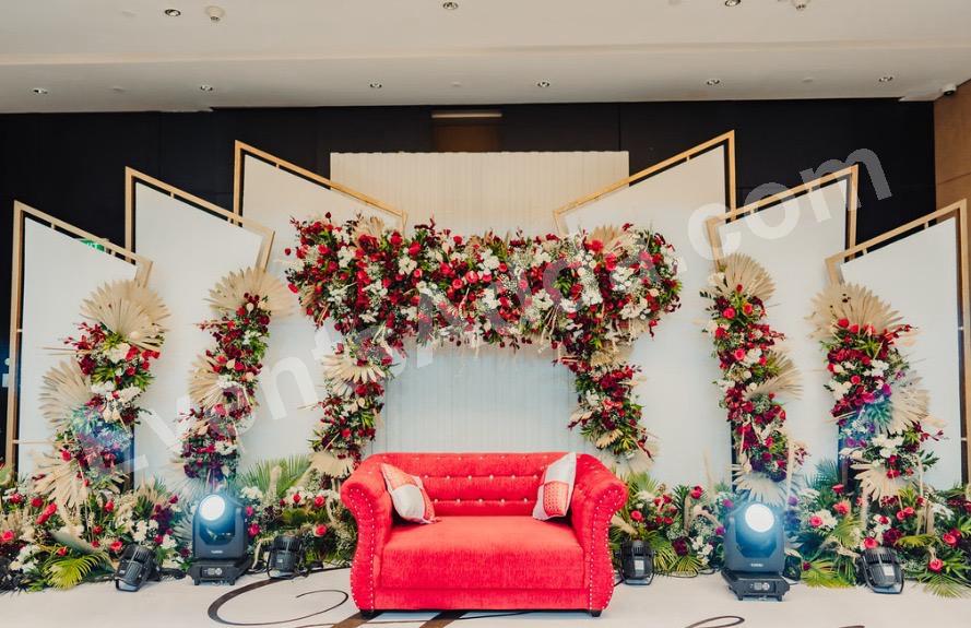 modern-geometric-floral-reception-stage-decoration in Kolkata