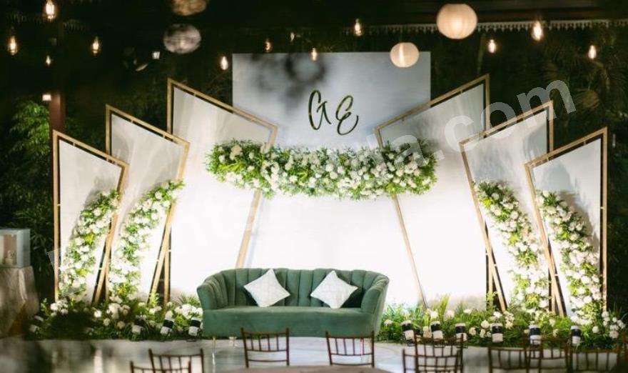 modern-luxe-floral-lounge-decoration-2.jpg